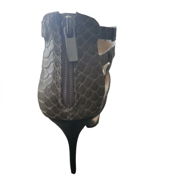 Rouge Helium Zip Up Gator Heels - Picture 7 of 16